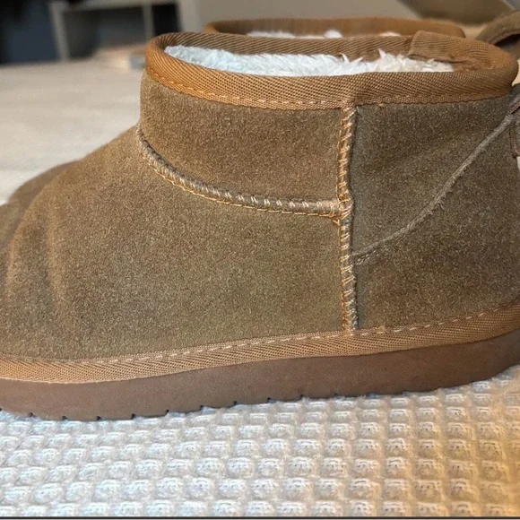 Classic Women's Short Winter Boot - Brown - Picture 3 of 4